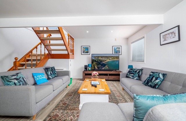 Family Friendly Beach Oasis with Modern Comforts, walk to the beach, 3 bedrooms