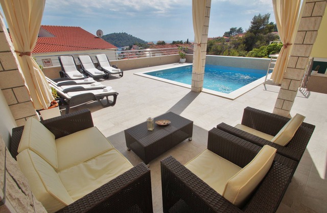 Family friendly house with a swimming pool Brna, Korčula (K-13943)