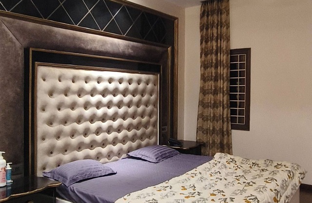 Family friendly lavish and luxury stay with open terrace , bar space and jacuzzi