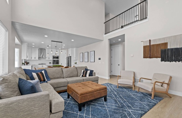 Family Friendly Luxury Retreat | 4br | Hot Tub