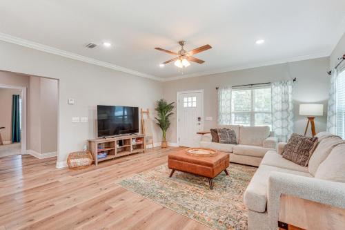 Family-Friendly Panama City Home Less Than 1 Mi to Beach