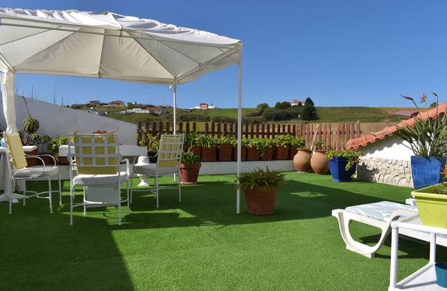 Family friendly, pet friendly 7 km from Areia Branca Beach