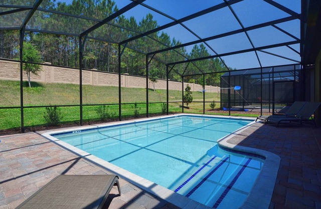Family-Friendly villa, Private Pool w/no rear neighbors & Game Room Near Disney