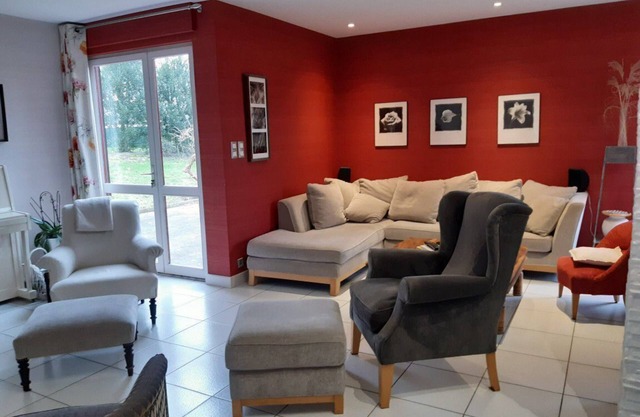 Family home 5 minutes from the sea with a large garden