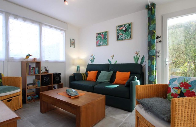 Family home near beach, pets welcome