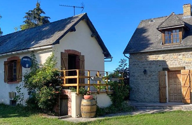 Family house on small holiday estate with pool