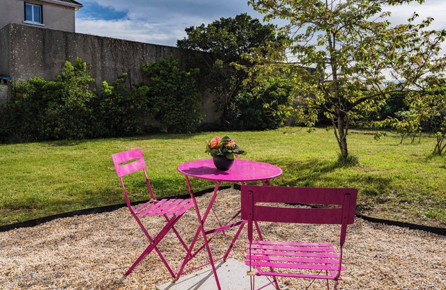 Family house with garden - near the beach