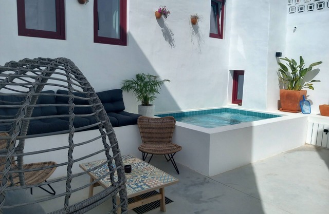 Family House with Plunge Pool and Games Room in Bordeira, Aljezur
