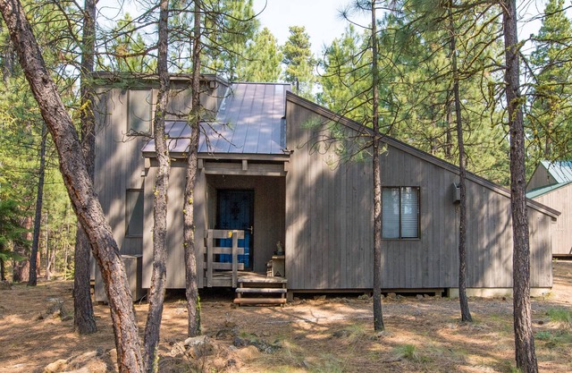 Family-oriented cottage on Black Butte Ranch