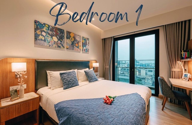 Family retreat 8BR in Dist 1 4P's Pizza Hadilao Free Pool and Gym