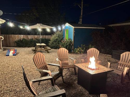 Family Retreat W Game Room & Backyard