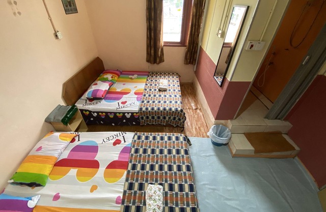 Family Room 2 Queen Bed/4 pax with Aircond (bajet Murah)
