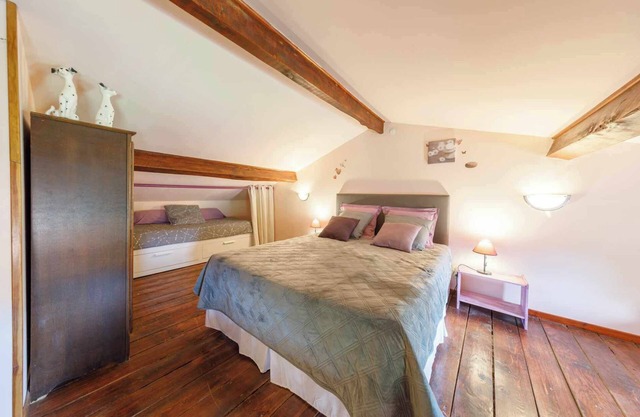 Family suite on 2 levels in a peaceful hamlet. Ideal for families