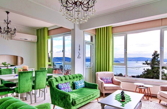 Fancy Apartment with Balcony and View in Sariyer