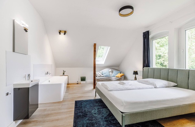 Fantastic apartment with bathtub