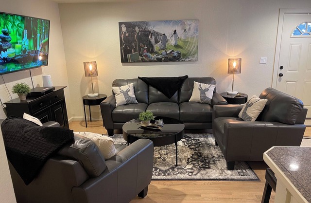 Fantastic Denver Location! 5 mins from every major highway! Mountain & Lake View