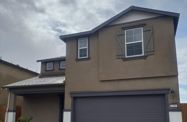 Fantastic fully Furnished 3-bedroom house with AC in Merced