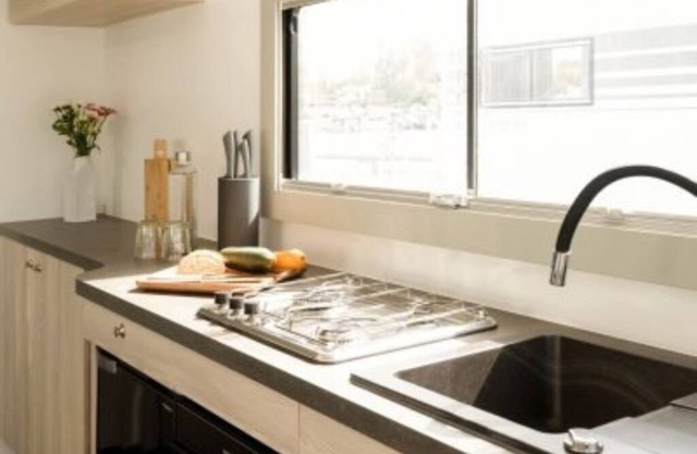 Fantastic houseboat accommodation right on the water in Hennigsdorf an der Havel