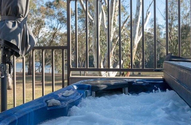"Fantastic Murray River get away for 2 - 3 families or a large group of friends"