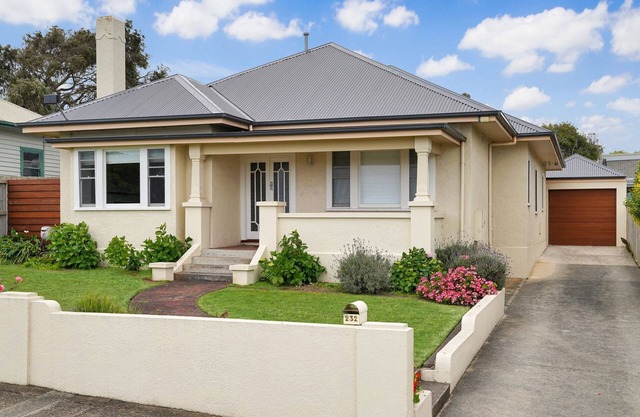 Fantastically located and stylish 3 bedroom home