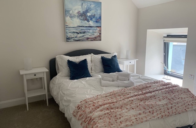 Farm House - Sleeps 7 - Garden - Parking