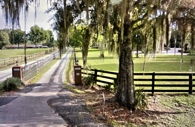 Farmhouse on acreage, Ocala, FL