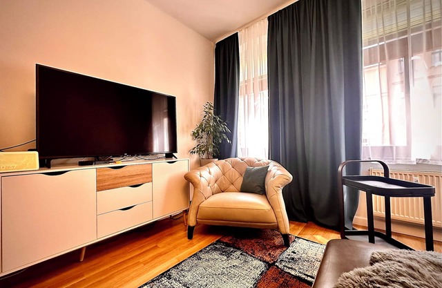 Favorit I apartment 92 QM 4 rooms 6 beds garden