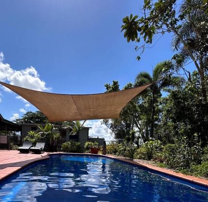 Feng Shui Sugarcane Cabin