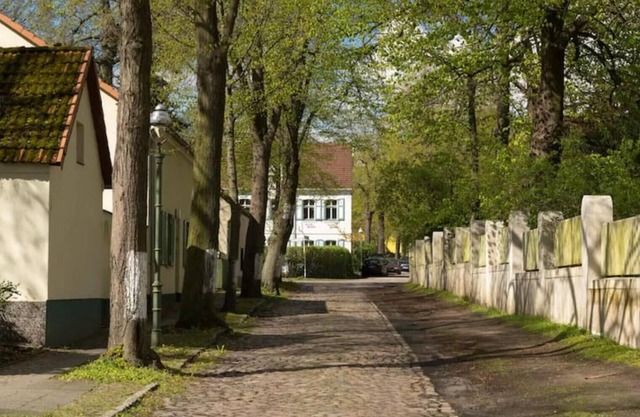 Ferienhaus am Wasser - Citynah