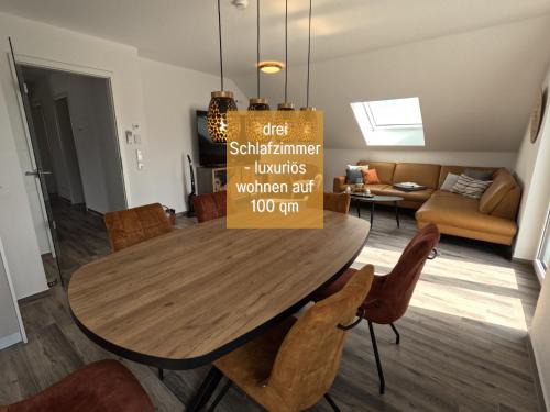 Ferienhaus Höckelheim - FeWo Sternentraum - 100qm - 3 Schlafzimmer - bis 6 Gäste - Babies reisen gratis - Balkon, Garten & Grill - Klimaanlage, Raffstores & Fußbodenheizung - Smart-TV - Küche mit Induktionsherd & Spülmaschine - nahe Göttingen