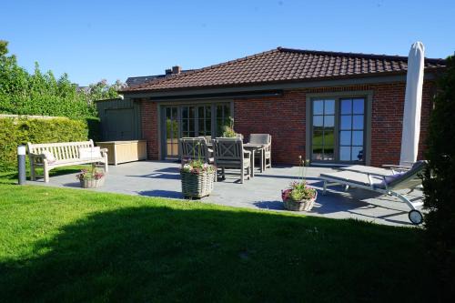 Ferienhaus In Großmorsum Mit Terrasse Und Grill