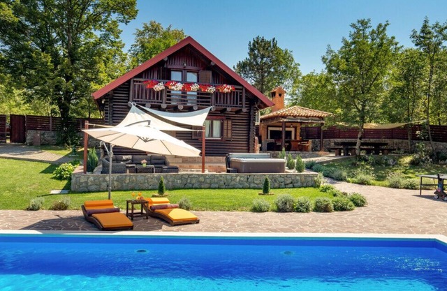 Ferienhaus Lisac by Villas Guide