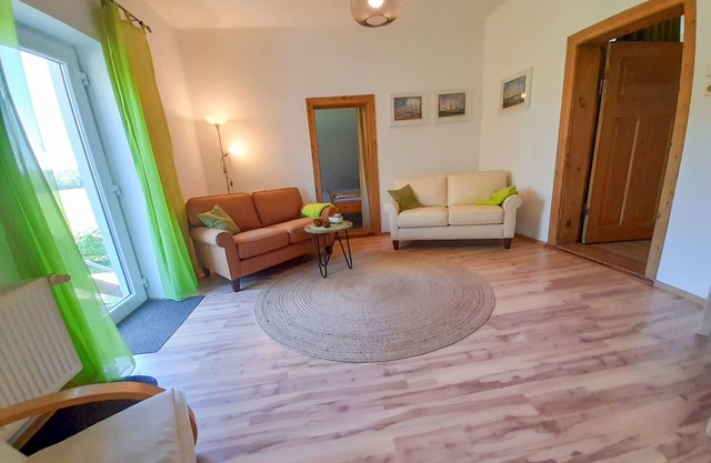 Ferienwohnung 1 - Ferienwohnungen an der Ostsee - Alleinlage am Waldrand