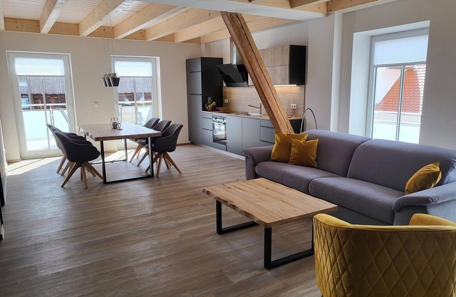 Ferienwohnung 2 mit Balkon und Whirlwanne