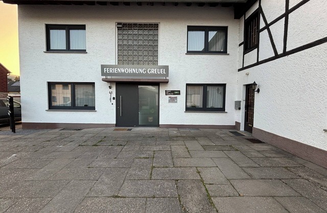 Ferienwohnung für bis zu 10 Personen im Nationalpark Eifel. Nähe zum Rursee