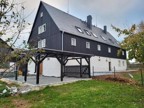 Ferienwohnung im sanierten Denkmal max 3 Personen FeWo1