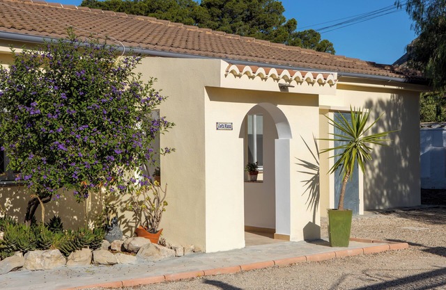 Ferienwohnung mit Pool und Herrlihem Garten