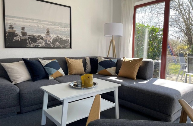 Ferienwohnung "Peter Pan" mit Sonnenterrasse & Garten zwischen Strand, Wald & Wiese auf Rügen!