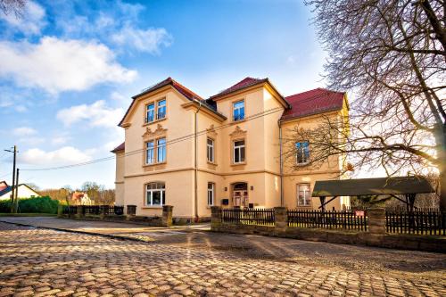 FeWo Droyßig Villa Edelgard