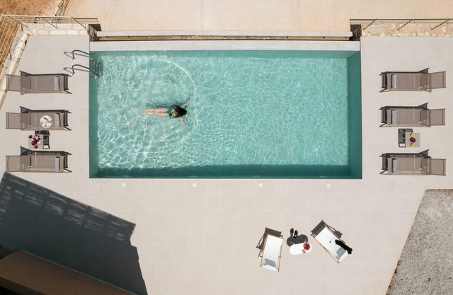 Fig Villa – Modern Comfort, Steps from the Beach, Villa