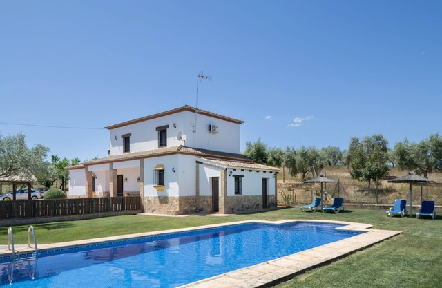 Finca 'La Pedrosa' with mountain views, Wi-Fi and air conditioning