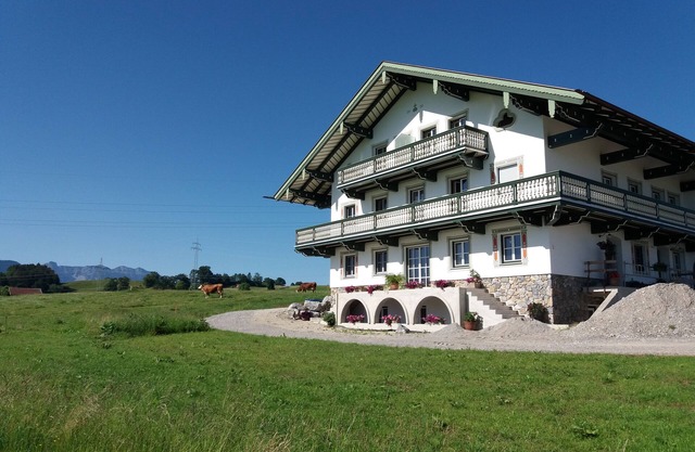 Find nature and peace with lake and mountain views