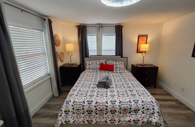 First-Class Crash Pad! studio apartment, close to UCF.