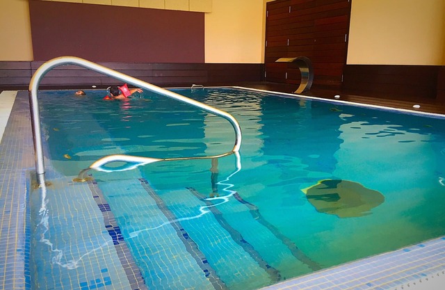 FIRST LINE BEACH, SPA, SWIMMING POOLS, TENNIS, PADDLE, SQUASH, GARDEN, CHILDREN'S PLAYGROUND.