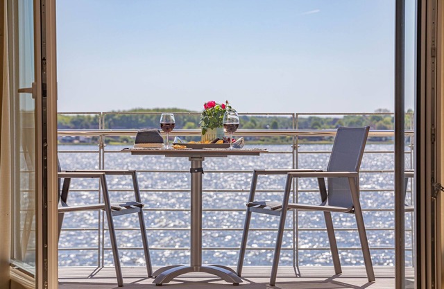 Fjord berth 8 - balcony, garden furniture, barbecue, shower, underfloor heating, parking lot