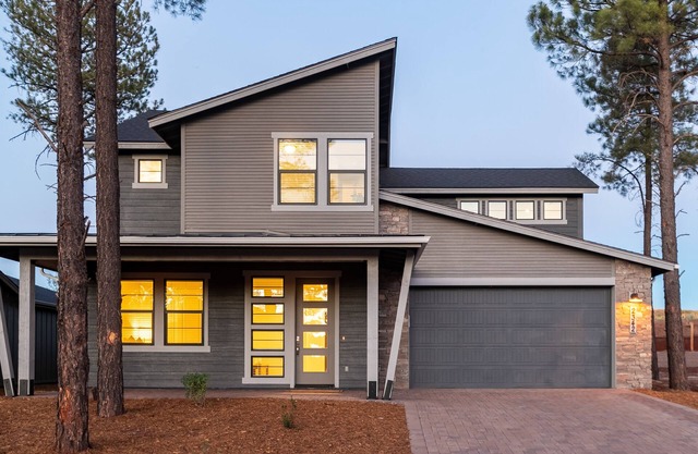 Flagstaff Escape: New Home w/eight person hot tub, pool table, and game room