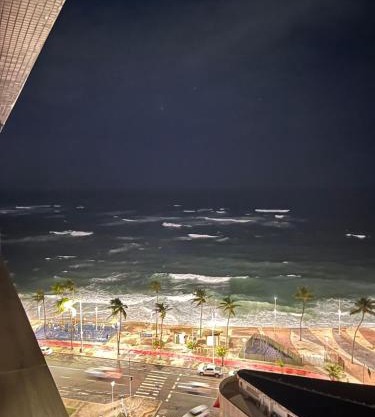 Flat 17 Frente Mar 5 min Rio Vermelho