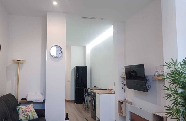 Flat El Paseo a Madrid next to the Casa de Campo, door Street and accessible