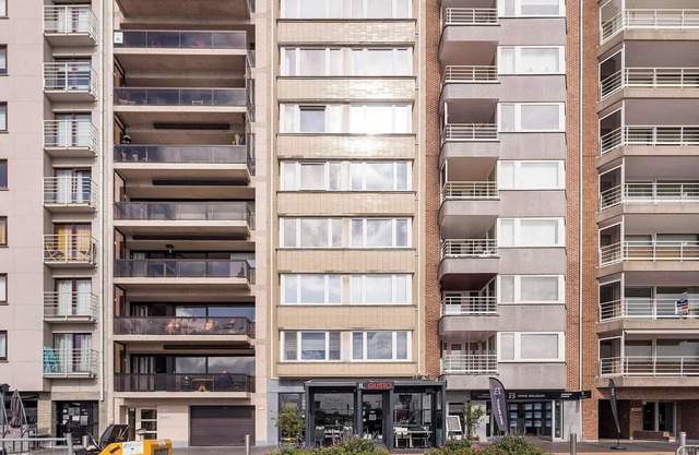 Flat in Blankenberge with Marina Views