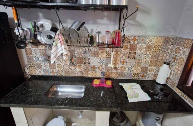 Flat na Praia de Itapuã no Térreo com AR-Condicionado - SEM TAXAS